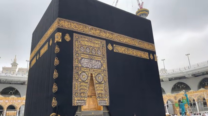 Saudi Arabia Temporarily Suspends Visas for 14 Countries, Including India, Ahead of Hajj 2025