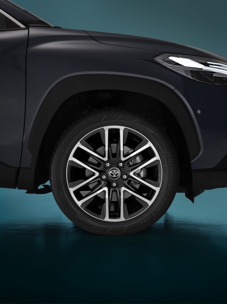 Toyota Corolla Cross 2026 Facelift Debuts With Hybrid Powertrain, GR Sport Variant & New Features