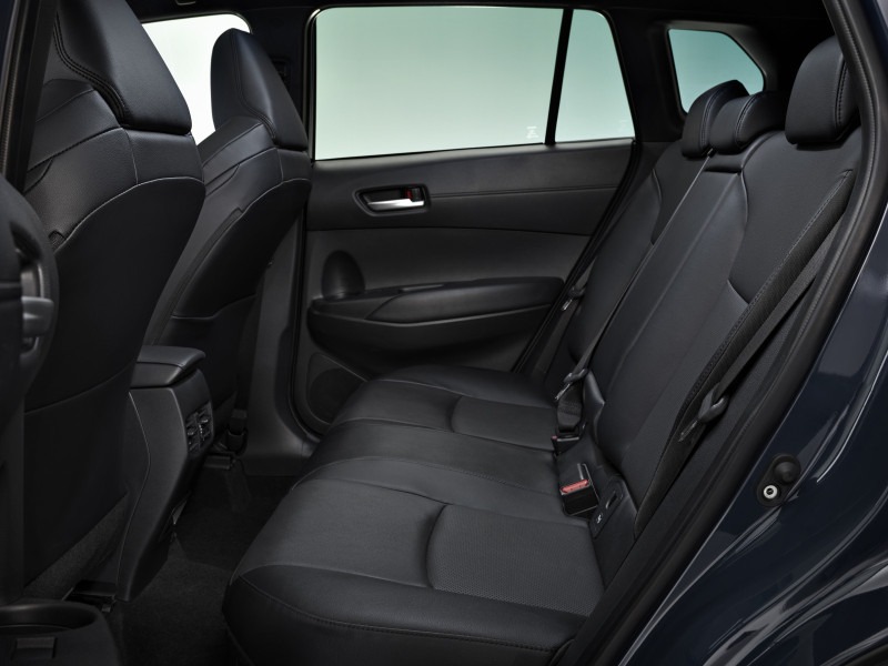 Toyota Corolla Cross 2026 Facelift Debuts With Hybrid Powertrain, GR Sport Variant & New Features