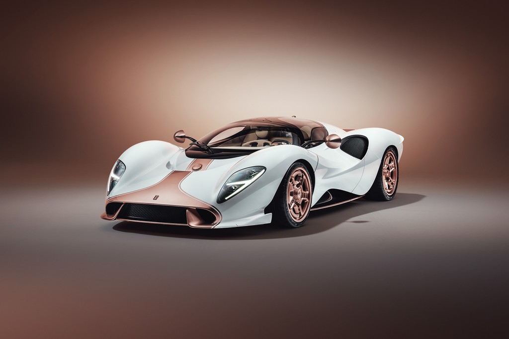 De Tomaso P72 Production Version Revealed — Retro-Inspired Supercar with 700 HP V8 Coming in 2025