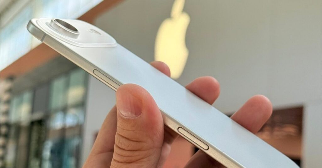 iPhone 17 Air Leak Reveals Slim Body and Smaller Battery