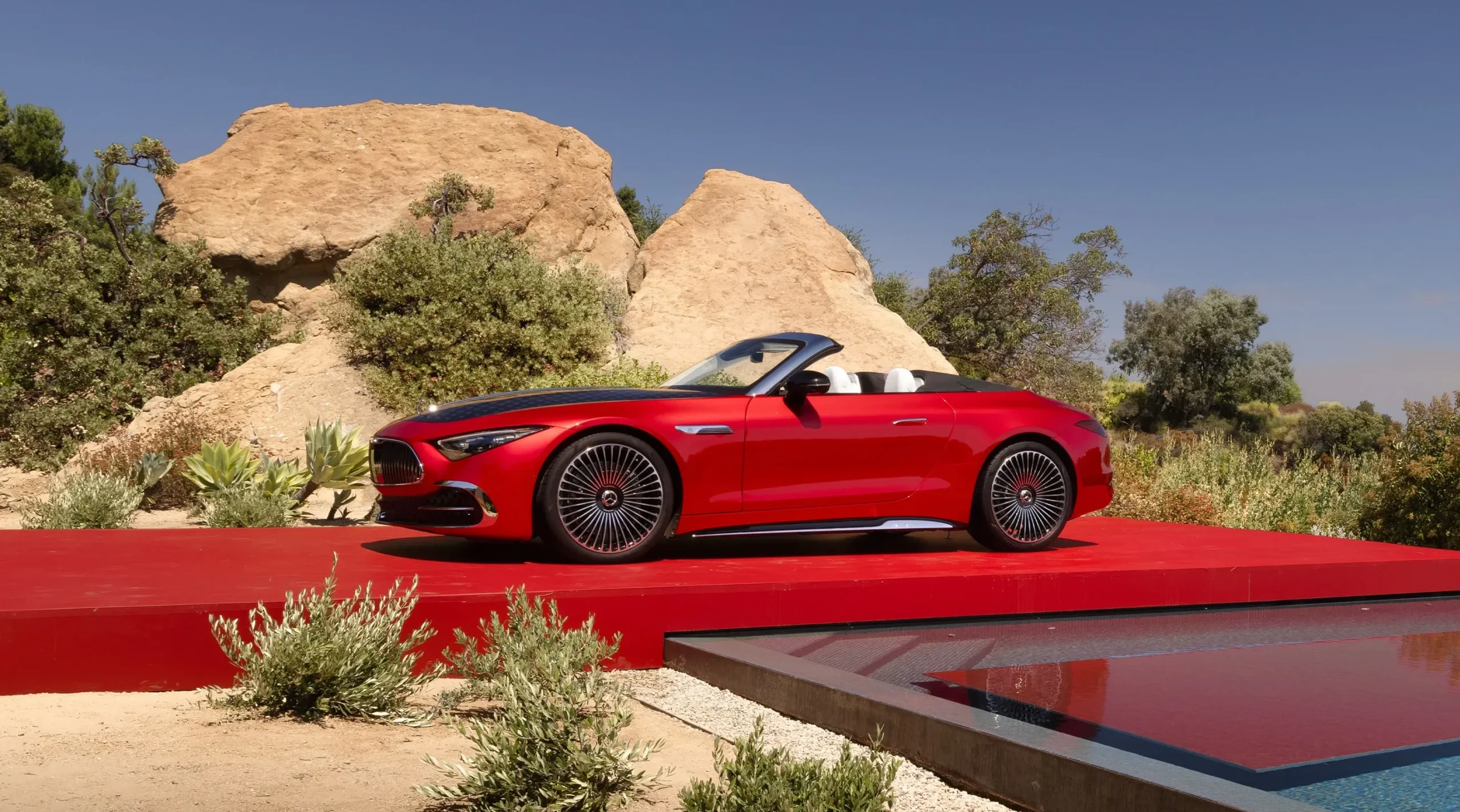 2025-MAYBACH-SL-ROADSTER-FMG-001-WP