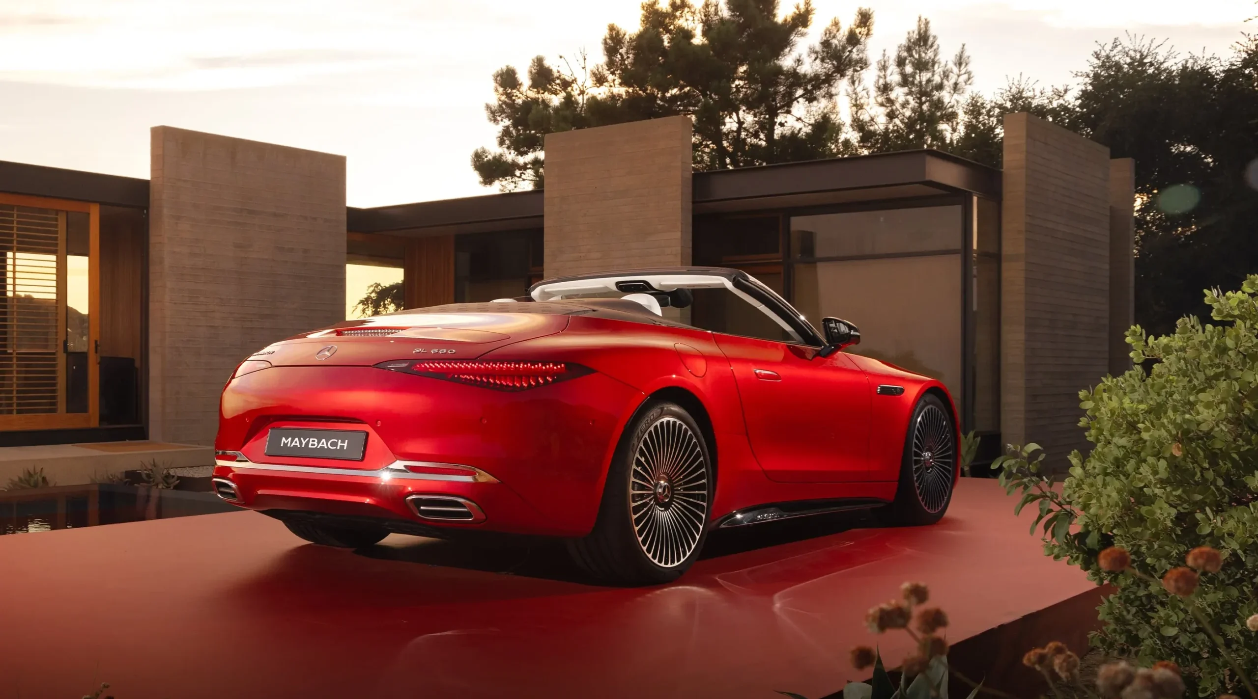2025-MAYBACH-SL-ROADSTER-FMG-004-WP