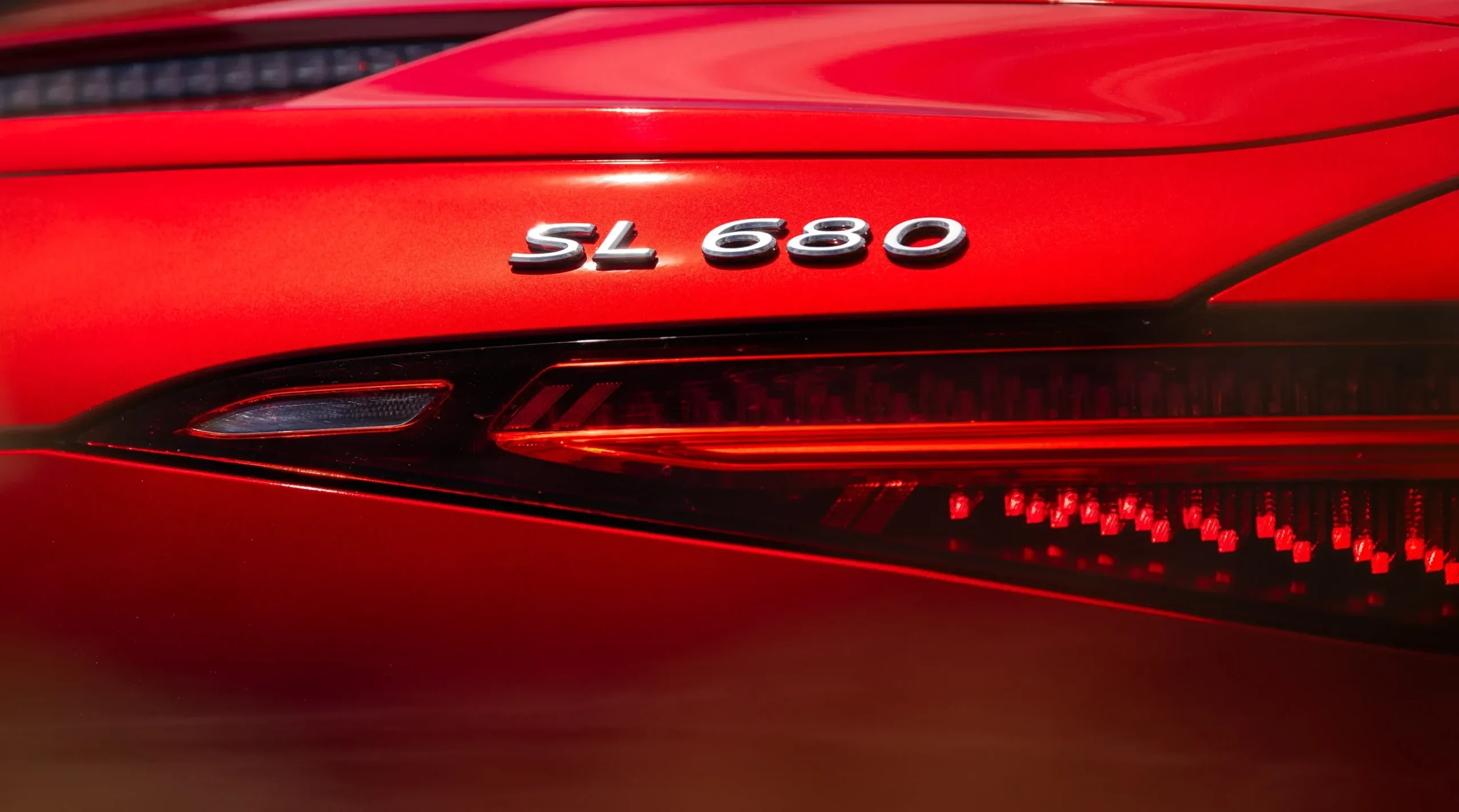 2025-MAYBACH-SL-ROADSTER-FMG-006-WP