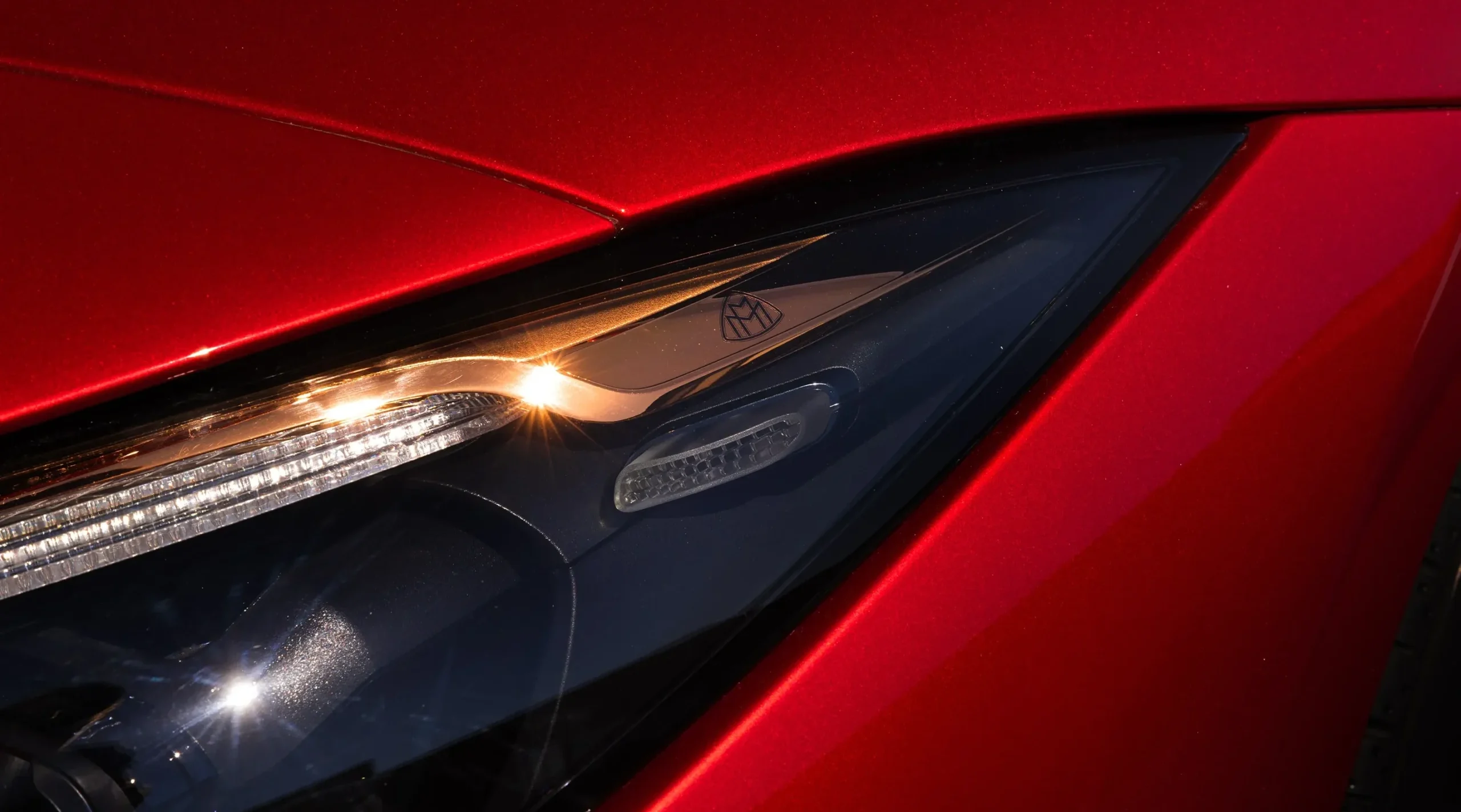 2025-MAYBACH-SL-ROADSTER-FMG-008-WP