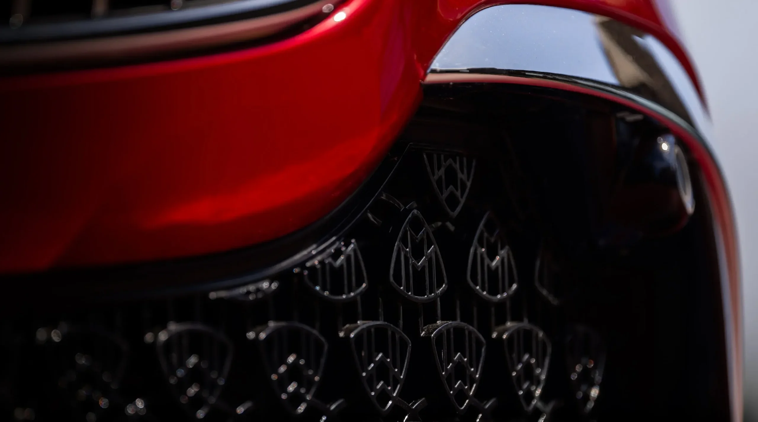 2025-MAYBACH-SL-ROADSTER-FMG-009-WP