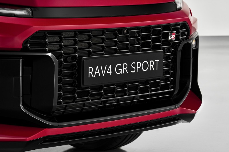 800_2026-rav4grsport-exterior-004