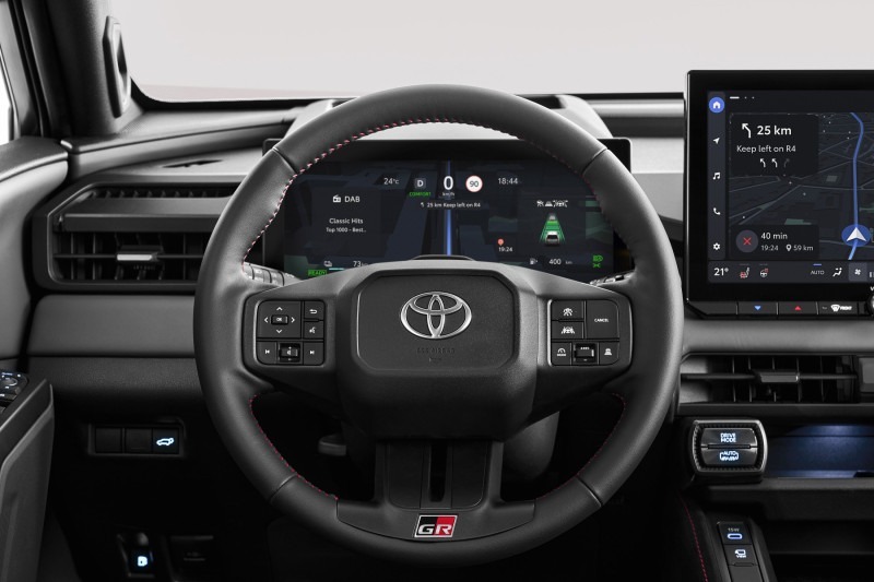 800_2026-rav4grsport-interior-005