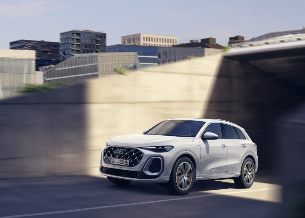 2025 Audi Q5 Plug-In Hybrid Revealed with Up to 100 km EV Range