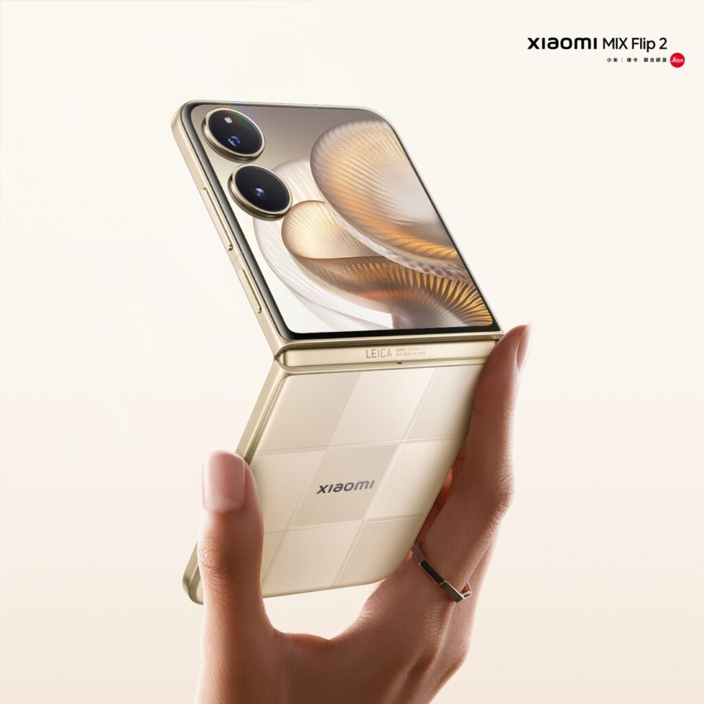 Xiaomi MIX Flip 2 Launched with 6.86″ Foldable AMOLED Display, Snapdragon 8 Elite, and Leica Cameras