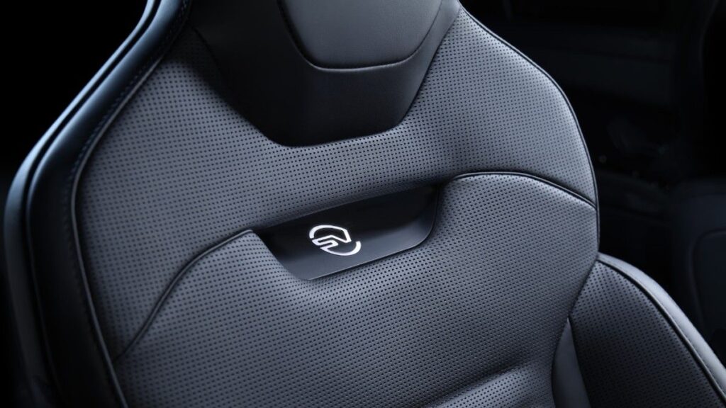 Range Rover Sport SV Black Edition Unveiled