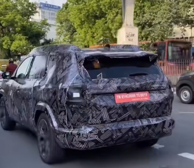 7-Seater Renault Duster (Bigster) Spied Testing in India for the First Time