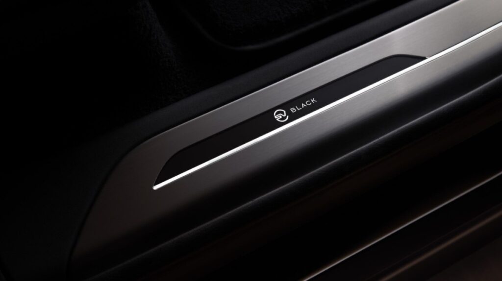 Range Rover SV Black Edition Unveiled